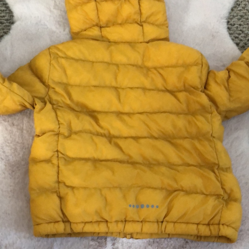 UNIQLO Puffer Jacket - Picture 3 of 5